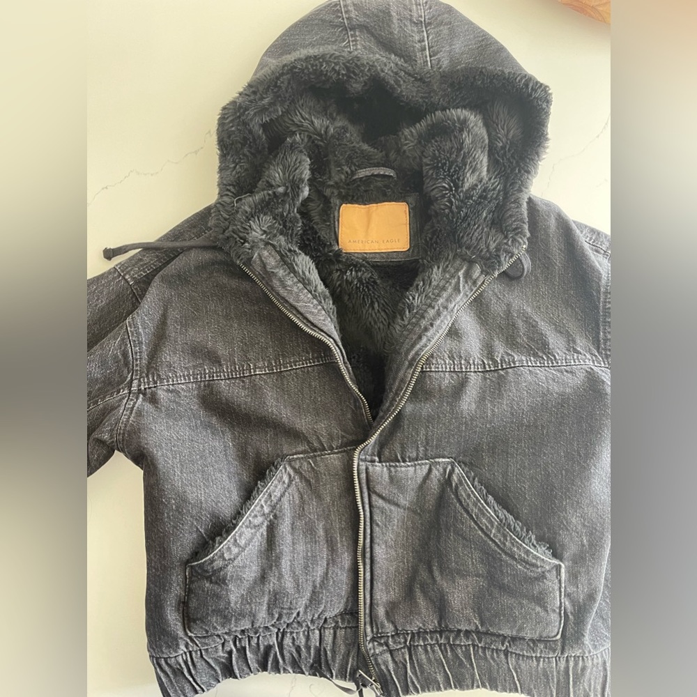 NWOT American Eagle Sherpa Fully lined Denim Jacket